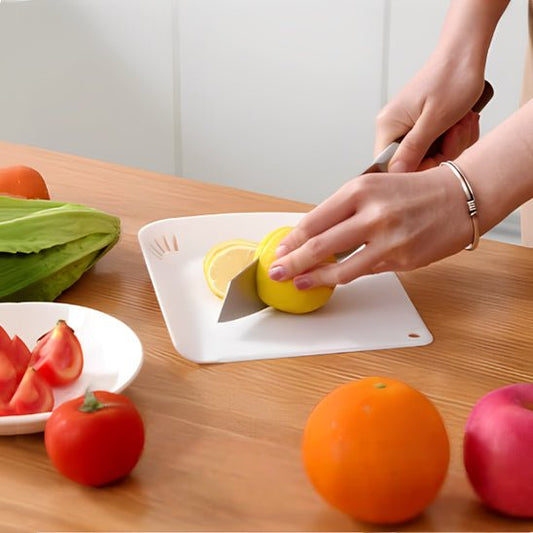 planche a decouper assiette tomate orange entier