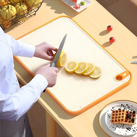 Planche à Découper TPU Double Face En Forme De D – Antidérapante, Silencieuse – Pour Viande, Fruits, Légumes