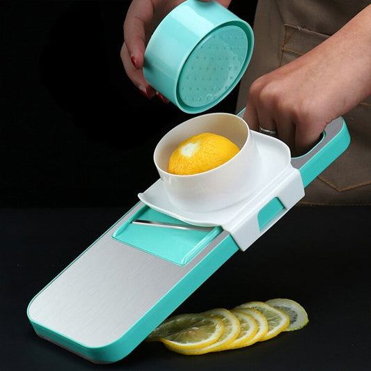 Rondelle de citron  coupé avec mandoline professionnelle bleu